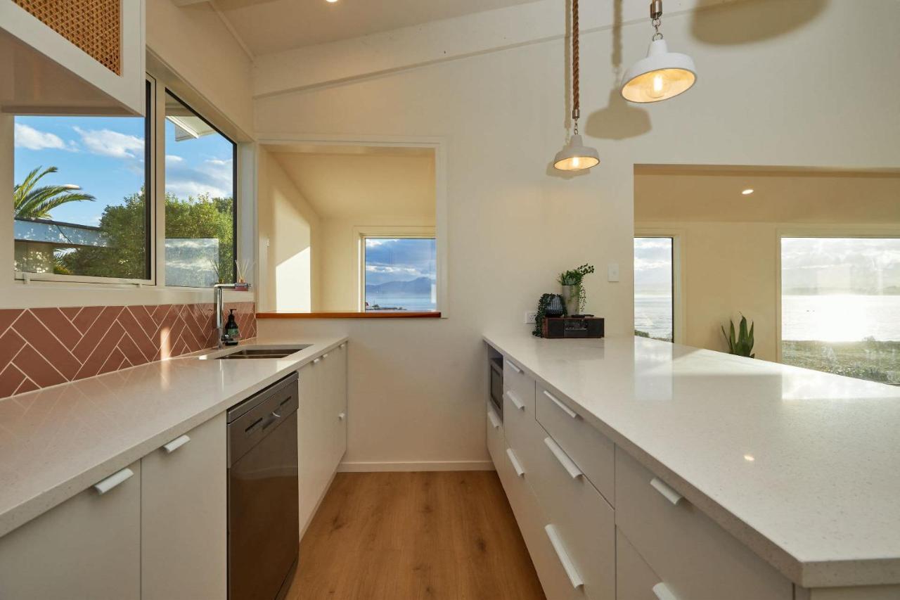 Moa Road Retreat - South Bay, Kaikoura Villa Exterior photo